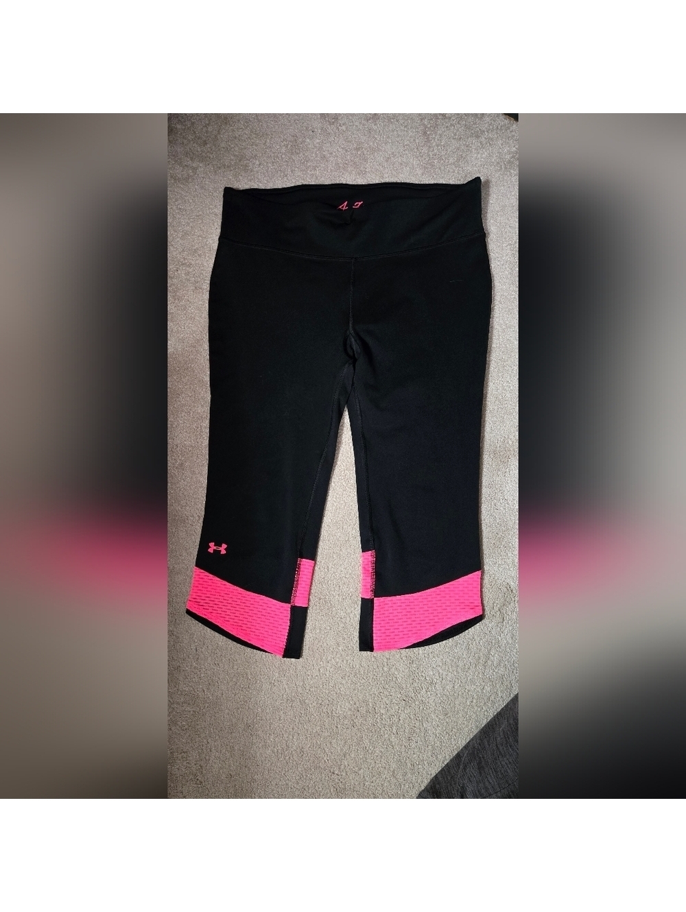 Under Armour Women's Black and Pink Capri Leggings - Breast Cancer Awareness, Sz